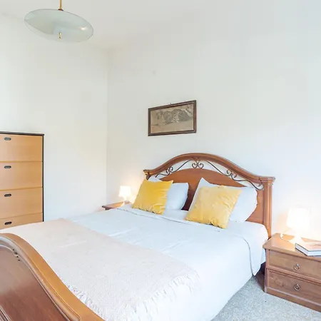 Bright & Cosy With Balcony Daire *