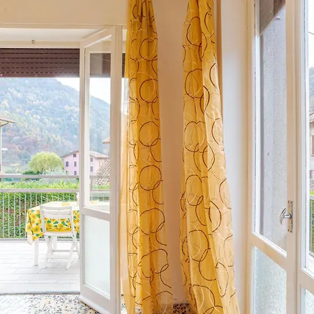 Daire Bright & Cosy With Balcony Barni