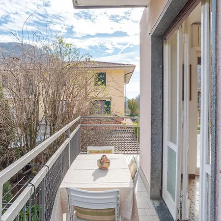 Daire Bright & Cosy With Balcony Barni