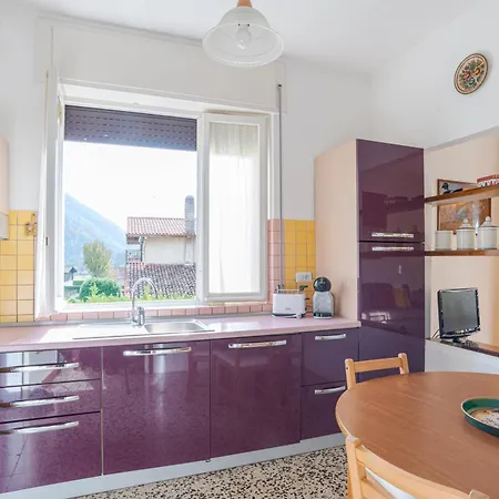 Guesthost - Cosy And Brigh