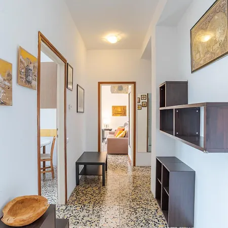 Guesthost - Cosy And Brigh * Barni