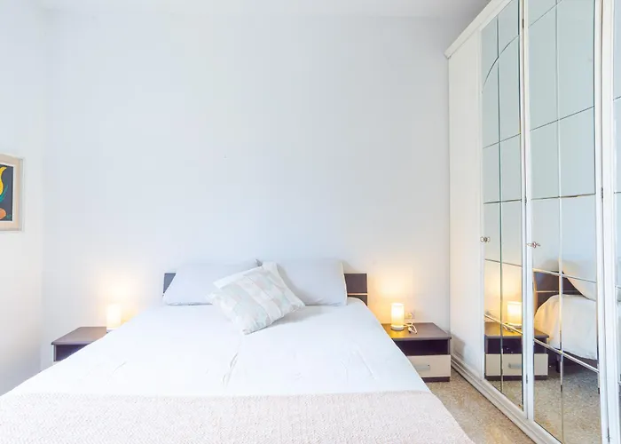 Апартаменты Guesthost - Cosy And Brigh *