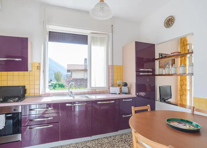 Guesthost - Cosy And Brigh