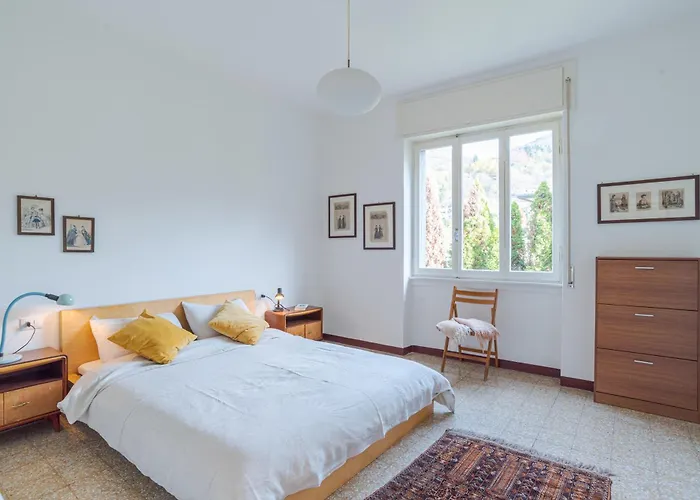 Guesthost - Cosy And Brigh