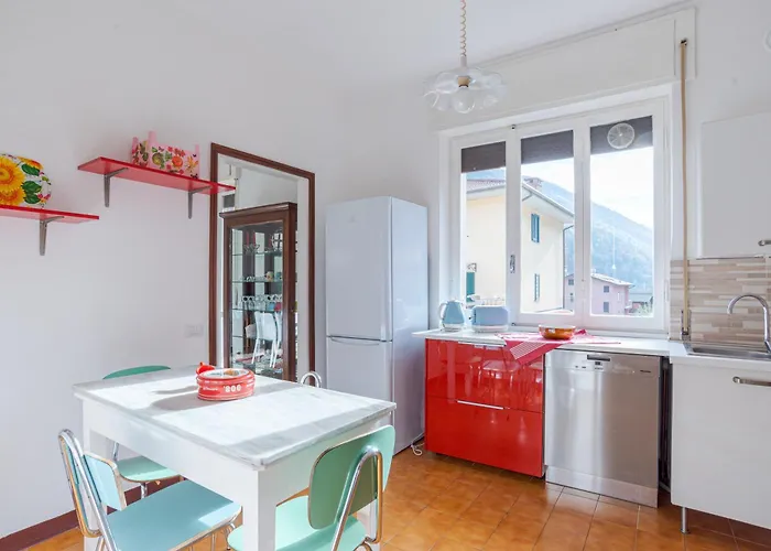 Guesthost - Cosy And Brigh * Barni