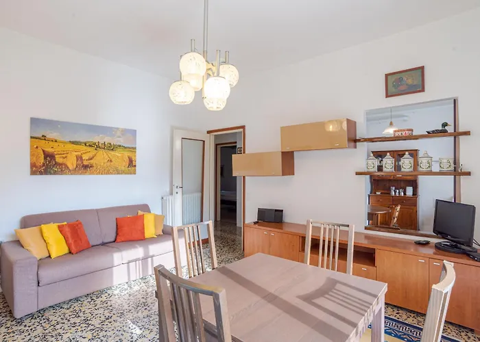 Guesthost - Cosy And Brigh