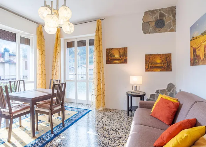 Guesthost - Cosy And Brigh