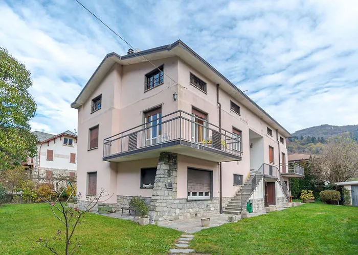 Апартаменты Guesthost - Cosy And Brigh *