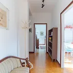 Guesthost - Cosy And Brigh Barni